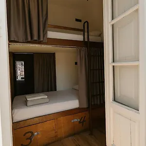 شباب بلاك سوان بيت شباب